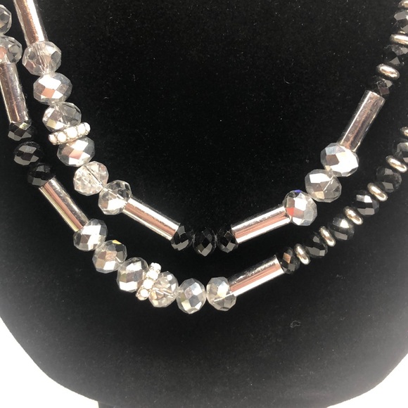 WHBM Long Beaded Necklace - Picture 2 of 3